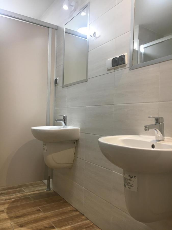 Hostel Opolska 11-19 Вроцлав Екстериор снимка