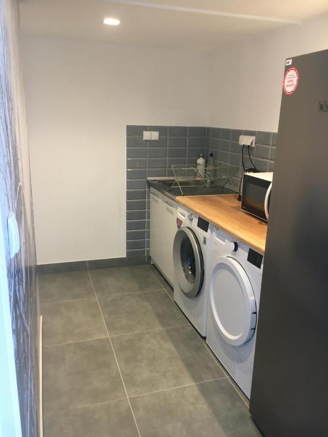 Hostel Opolska 11-19 Вроцлав Екстериор снимка