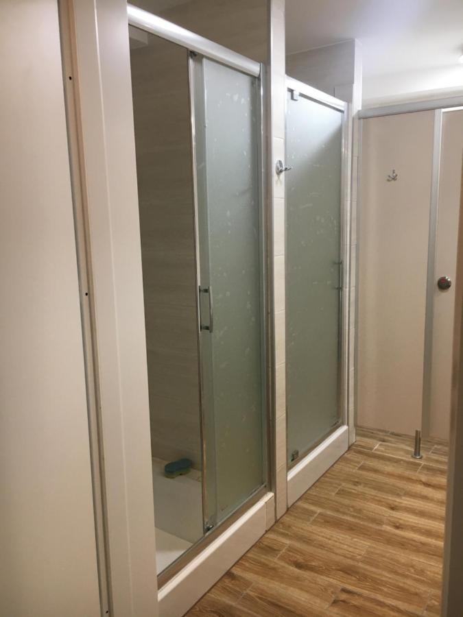 Hostel Opolska 11-19 Вроцлав Екстериор снимка